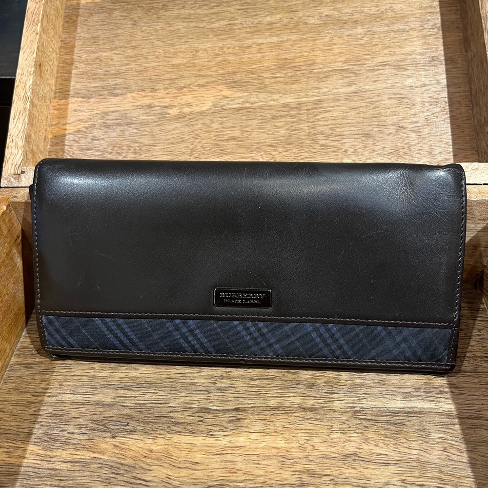 Authentic Buberry leather wallet